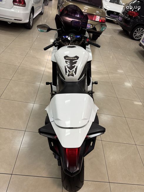 Honda VFR 2014 белый - фото 8