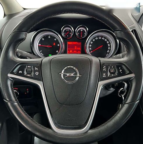 Opel Zafira 2013 - фото 13