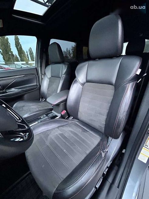 Mitsubishi Outlander 2020 - фото 17