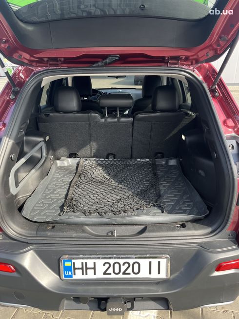 Jeep Cherokee 2015 красный - фото 18
