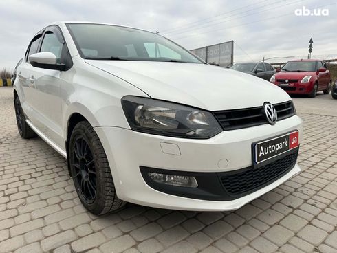 Volkswagen Polo 2012 белый - фото 7