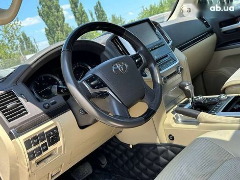 Toyota Land Cruiser 2017 - фото 19