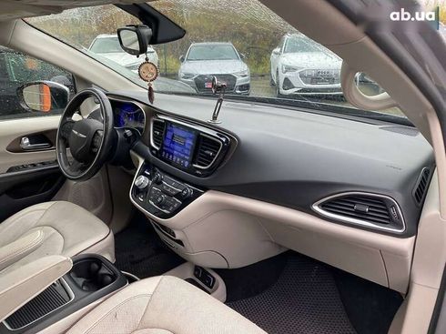 Chrysler Pacifica 2016 - фото 9