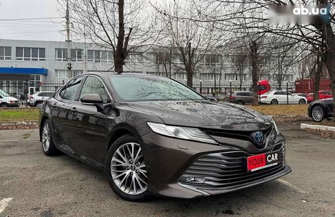 Toyota Camry 2019 - фото 11