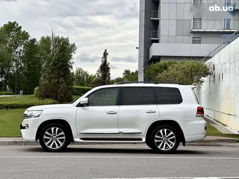 Toyota Land Cruiser 2017 - фото 7