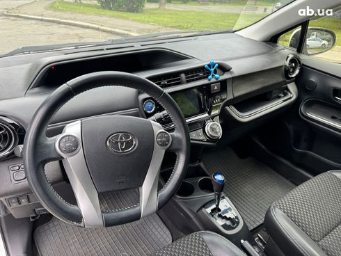 Toyota Aqua 2016 белый - фото 22