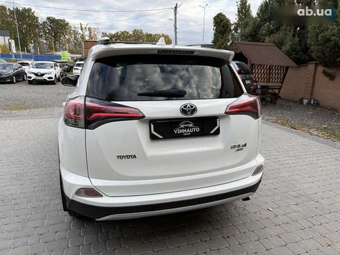 Toyota RAV4 2017 - фото 19