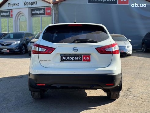 Nissan Qashqai 2017 белый - фото 10