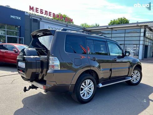 Mitsubishi Pajero Wagon 2018 - фото 8
