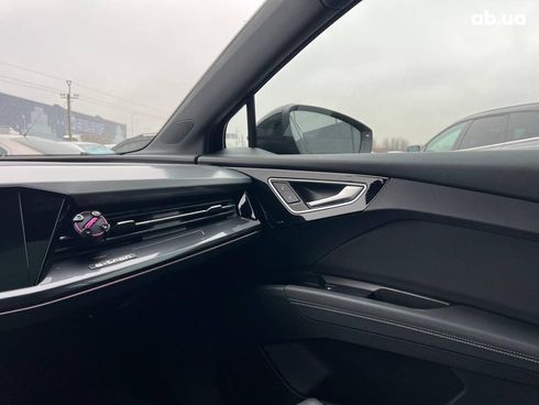 Audi Q4 e-tron 2022 черный - фото 56