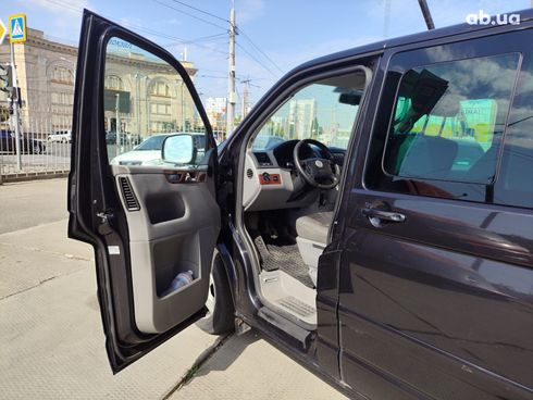 Volkswagen Multivan 2007 черный - фото 14