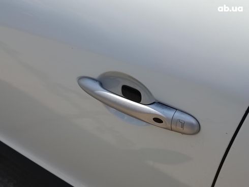 Renault Megane 2010 белый - фото 9