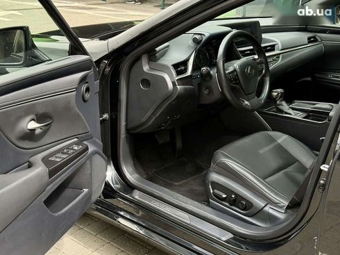 Lexus ES 2019 - фото 17