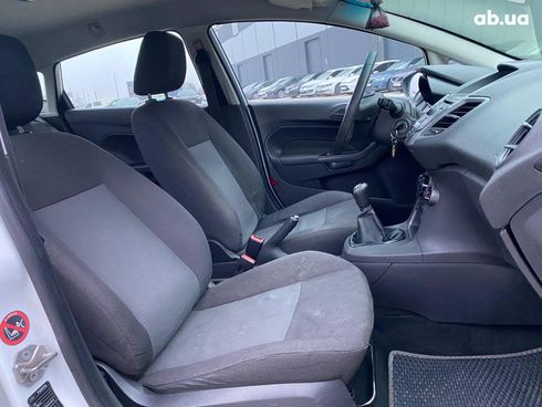 Ford Fiesta 2013 белый - фото 24