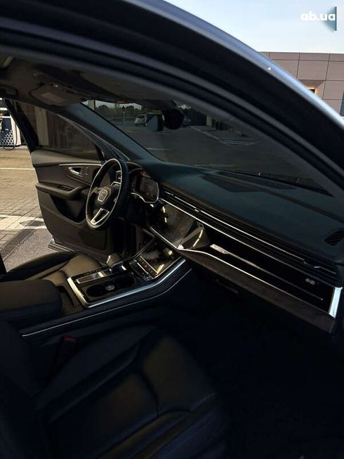 Audi Q7 2020 - фото 28