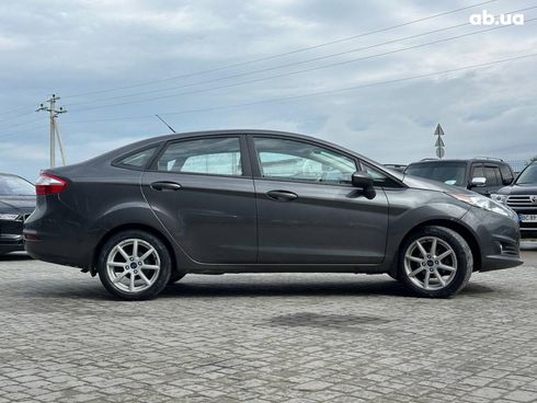 Ford Fiesta 2019 серый - фото 12