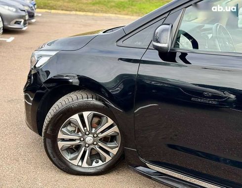 Kia Carnival 2020 - фото 12