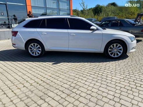 Skoda Superb 2019 - фото 8