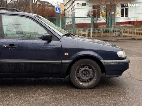 Volkswagen passat b4 1996 синий - фото 9