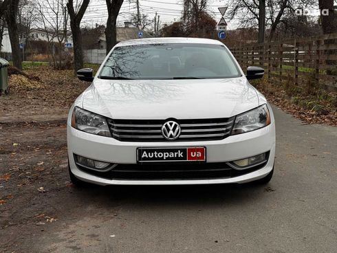 Volkswagen Passat 2013 белый - фото 2