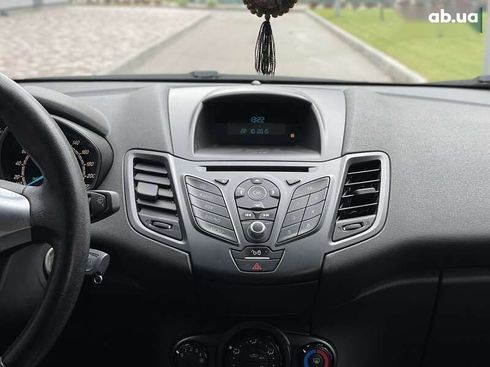 Ford Fiesta 2015 - фото 18
