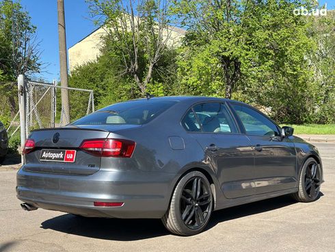 Volkswagen Jetta 2016 серый - фото 8