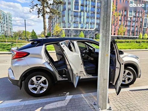 Toyota C-HR 2016 - фото 25
