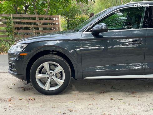 Audi Q5 2020 серый - фото 16
