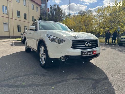 Infiniti QX70 2013 белый - фото 7