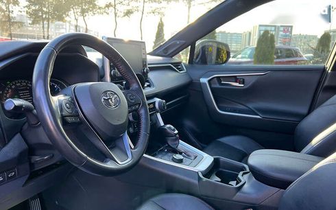 Toyota RAV4 2021 - фото 10