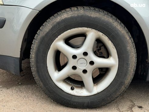 Volkswagen Passat 2001 серый - фото 11