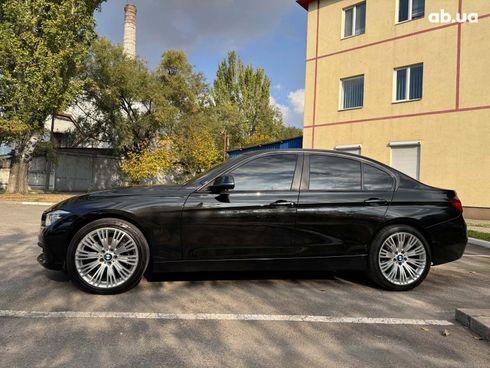 BMW 3 серия 2018 черный - фото 2