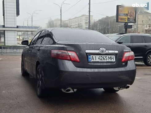 Toyota Camry 2010 - фото 5