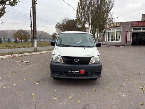 Toyota HiAce 2007 белый - фото 8