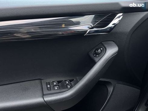 Skoda Octavia 2019 - фото 10