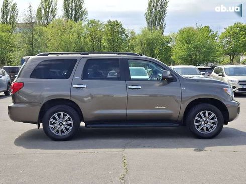 Toyota Sequoia 2016 - фото 8