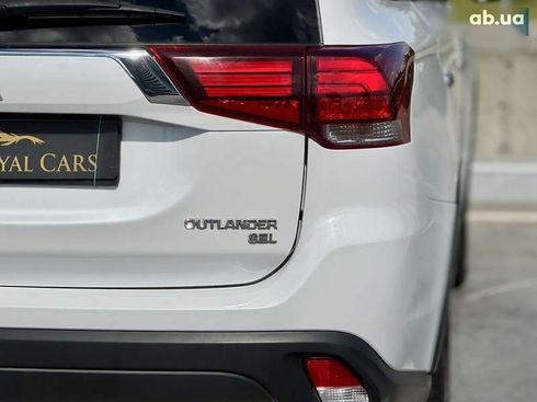Mitsubishi Outlander 2015 - фото 15