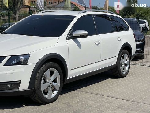 Skoda Octavia 2017 - фото 11