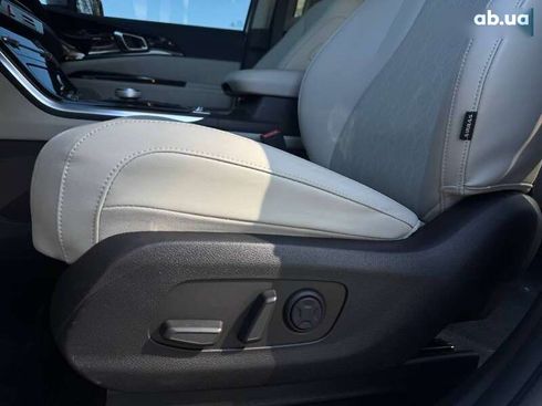 Kia Carnival 2023 - фото 26