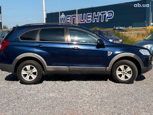 Chevrolet Captiva 2010 синий - фото 9
