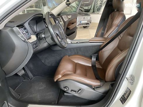Volvo XC60 2020 - фото 21