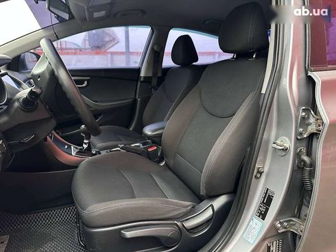 Hyundai Elantra 2012 - фото 9