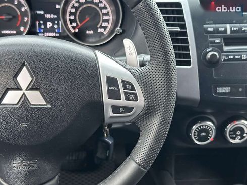 Mitsubishi Outlander 2010 - фото 16