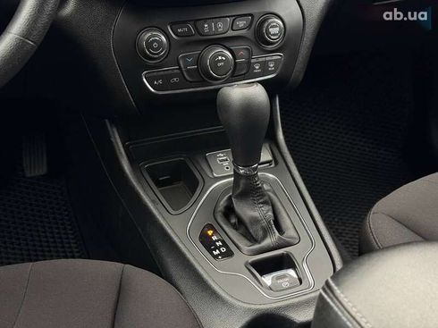 Jeep Cherokee 2019 - фото 24