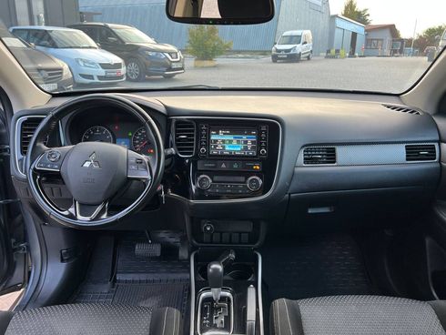 Mitsubishi Outlander 2017 серый - фото 35