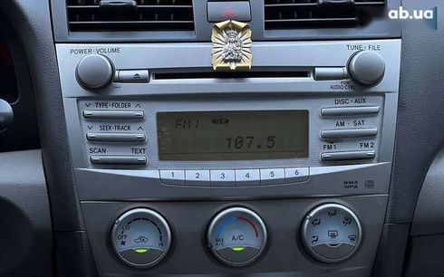 Toyota Camry 2011 - фото 18