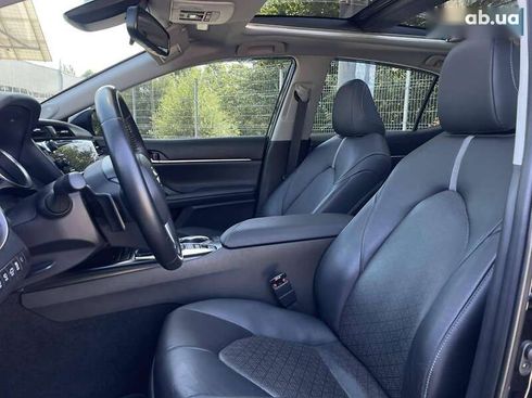 Toyota Camry 2019 - фото 13
