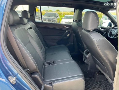Volkswagen Tiguan 2018 синий - фото 17