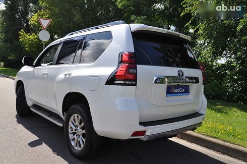 Toyota Land Cruiser Prado 2019 - фото 18