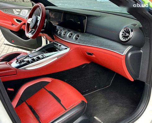 Mercedes-Benz AMG GT 4 2019 - фото 16
